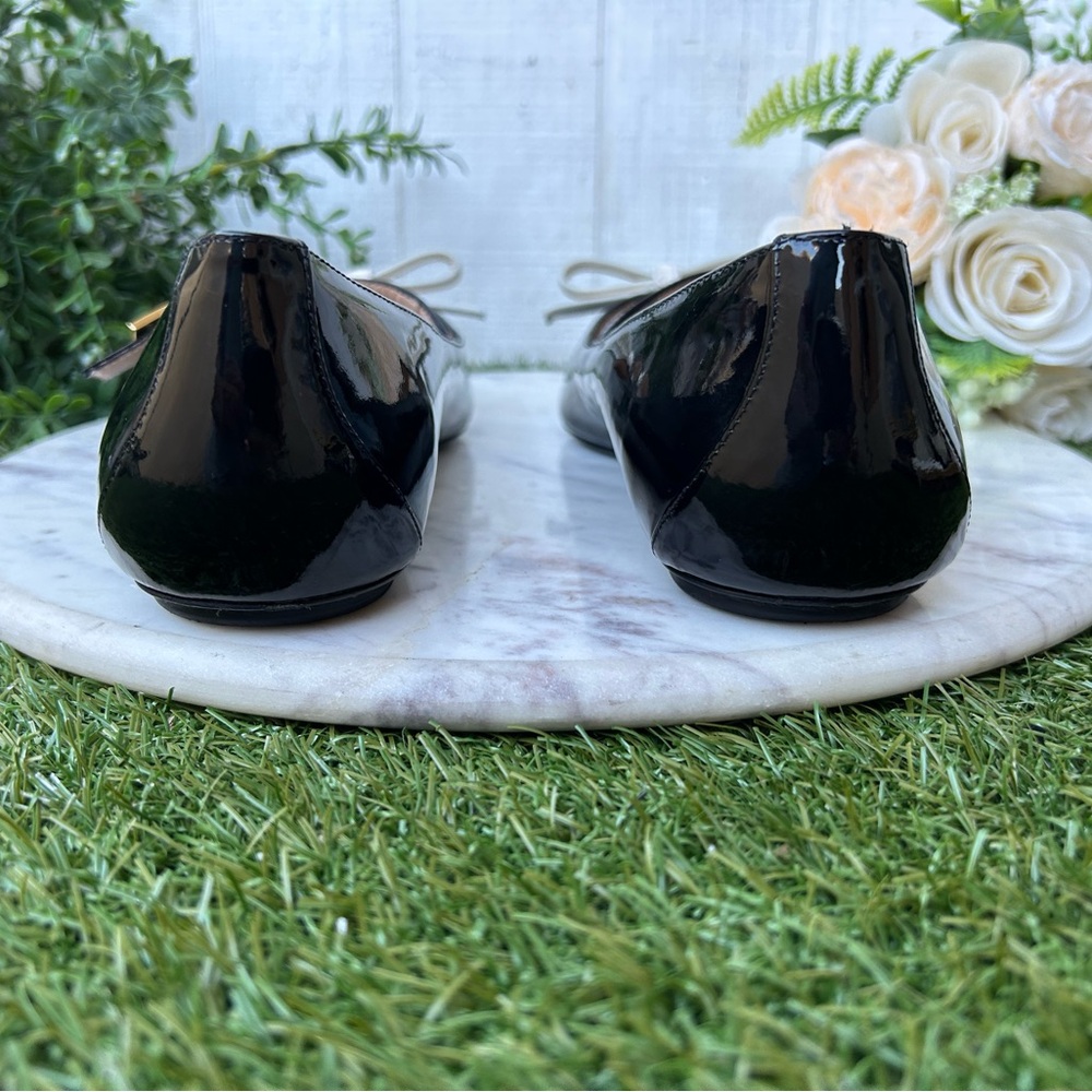 STUART WEITZMAN FELICITY MARY JANE
FLAT in BLACK/CREAM Sz 10 gently used
$425 - Picture 9 of 16